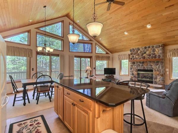 8832 BRADFORD POINT CT, St Germain, WI 54558