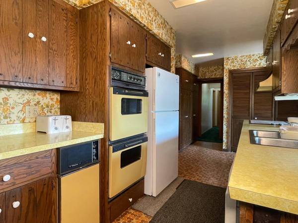 6503 AIRPORT RD, Land O Lakes, WI 54540