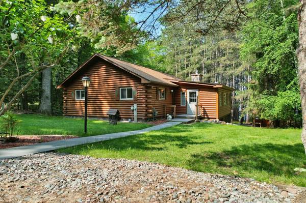 1683 CARPENTER LAKE RD W, Eagle River, WI 54521