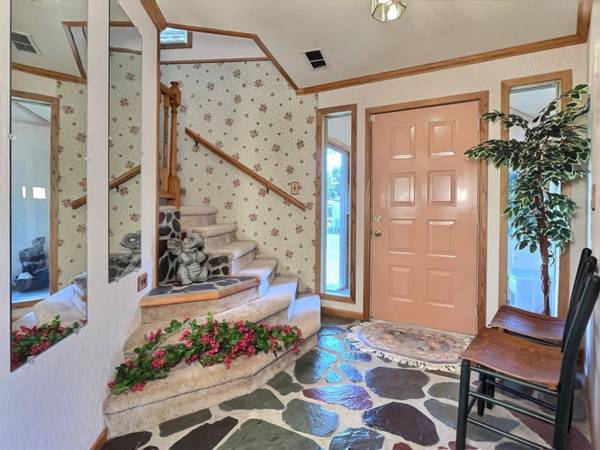 813 SILVER LAKE RD E, Eagle River, WI 54521