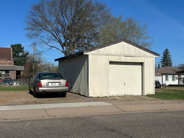 ON DIVISION ST E, Eagle River, WI 54521