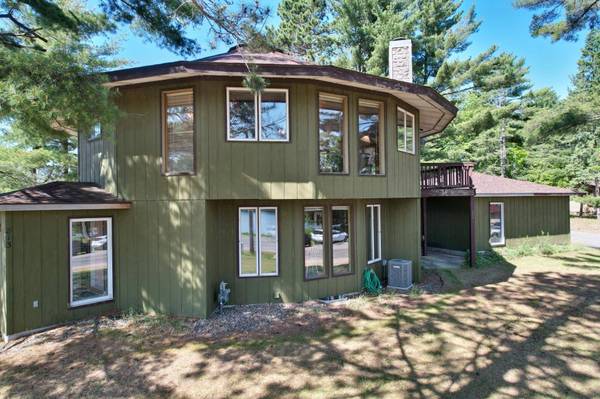 813 SILVER LAKE RD E, Eagle River, WI 54521
