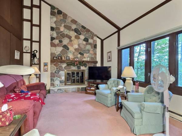 9739 LEE LAKE RD, Hazelhurst, WI 54531