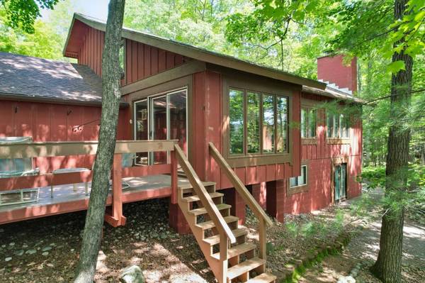 9739 LEE LAKE RD, Hazelhurst, WI 54531