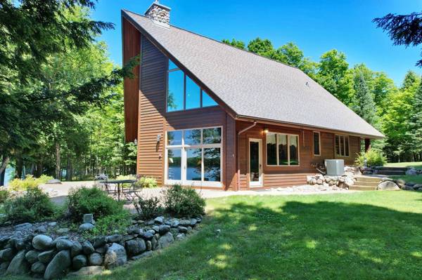 23196 BLACK BEAR RD, Watersmeet, MI 49969