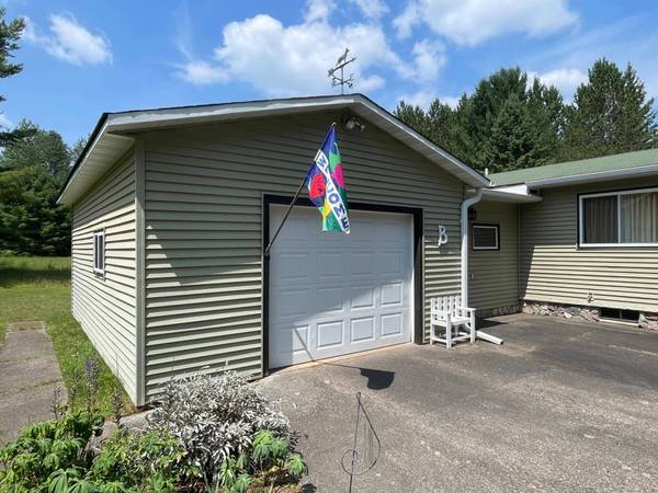 N1923 DUCK LAKE RD E, Watersmeet, MI 49969