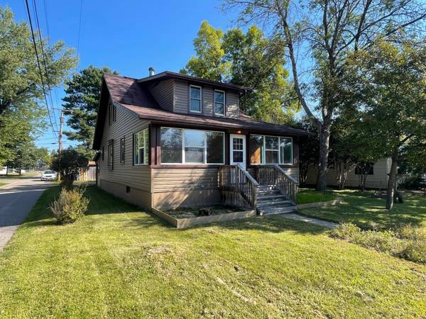 713 PINE ST E, Eagle River, WI 54521