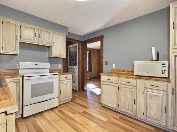 713 PINE ST E, Eagle River, WI 54521