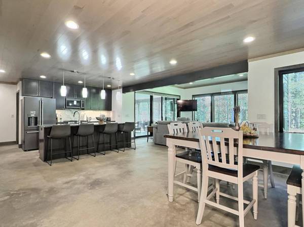 1369 RIVERVIEW DR, St Germain, WI 54558