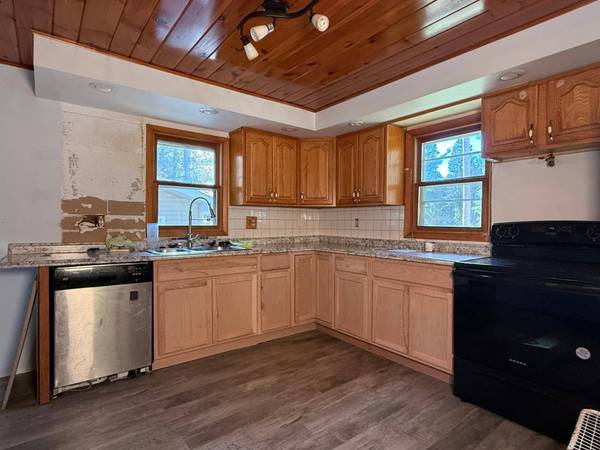1348 CAPICH DR, Eagle River, WI 54521