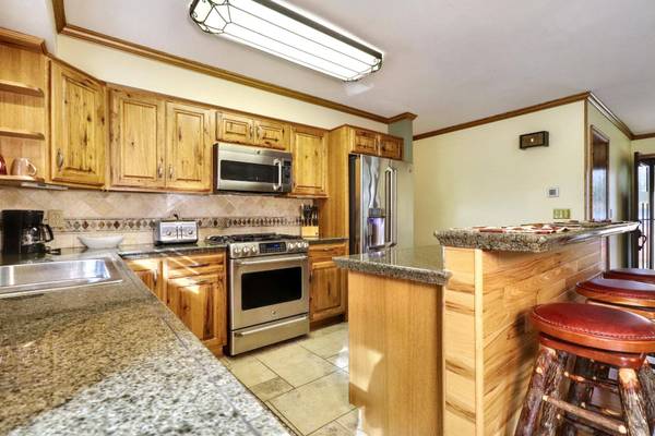1517 WHITE HORSE LN, St Germain, WI 54558