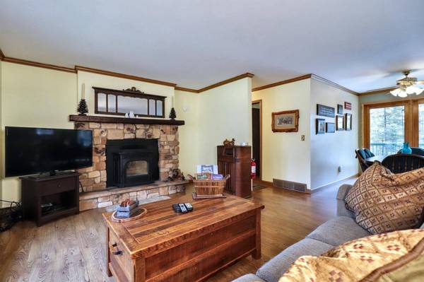 1517 WHITE HORSE LN, St Germain, WI 54558