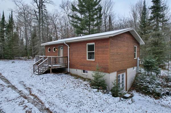 7093 WOODLAND DR, Star Lake, WI 54561