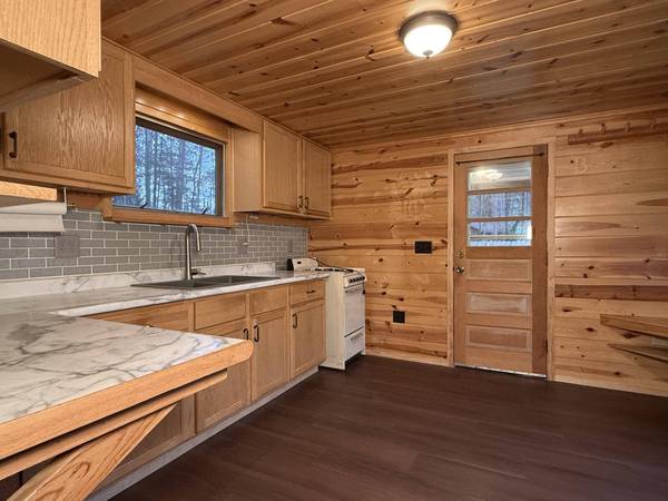 470 ALLYN RD, Three Lakes, WI 54562