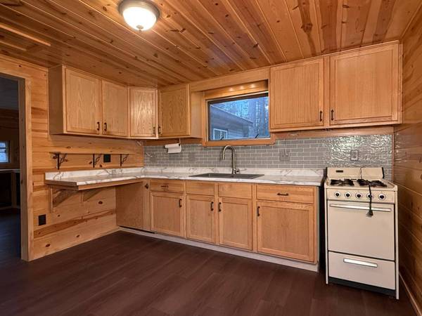 470 ALLYN RD, Three Lakes, WI 54562