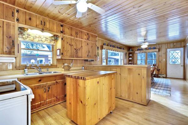 6381 BIG LAKE LOOP RD E, Three Lakes, WI 54562