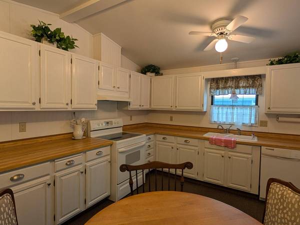 4252 SPRUCE LN, Eagle River, WI 54521