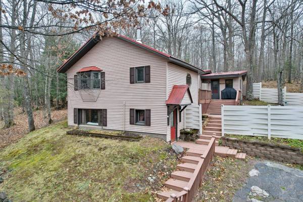 217 INDIANHEAD RD, Wakefield, MI 49968