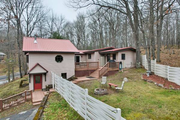 217 INDIANHEAD RD, Wakefield, MI 49968