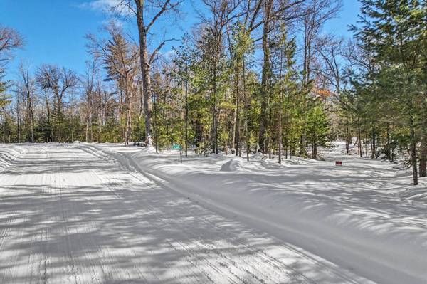 6369 PORCUPINE RIDGE LN, Conover, WI 54519