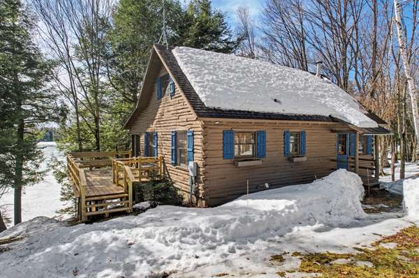 Newly Renovated Log Guest Cottage on Cisco Chain