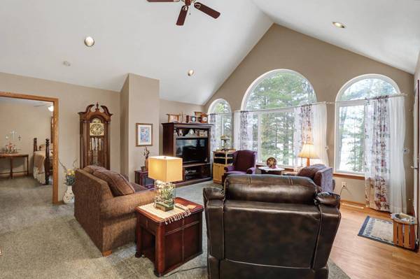 1574 WHITE HORSE LN, St Germain, WI 54558