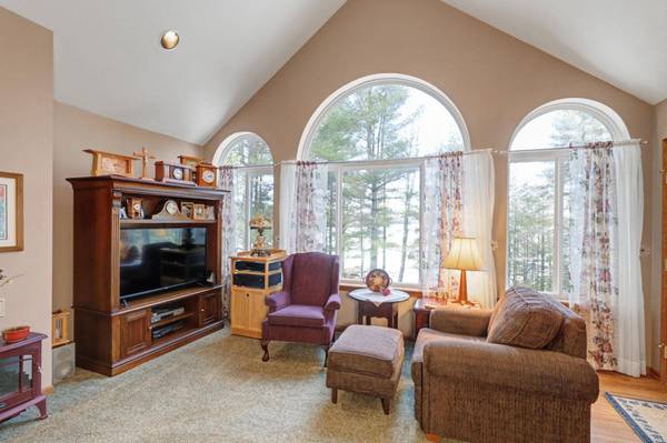 1574 WHITE HORSE LN, St Germain, WI 54558