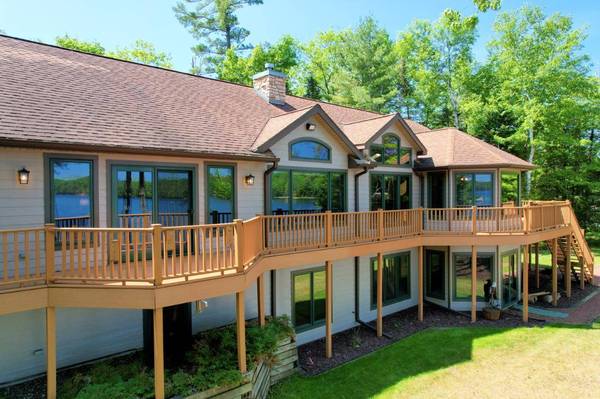 6621 EAGLESHAM RD, Three Lakes, WI 54562