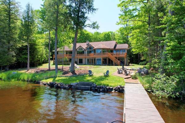 6621 EAGLESHAM RD, Three Lakes, WI 54562