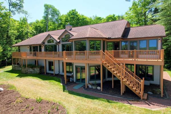 6621 EAGLESHAM RD, Three Lakes, WI 54562