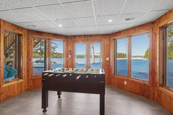 6621 EAGLESHAM RD, Three Lakes, WI 54562