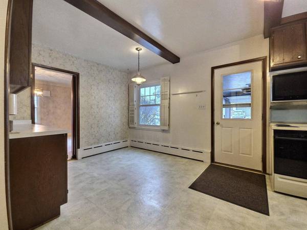 203 8TH AVE N, Iron River, MI 49935