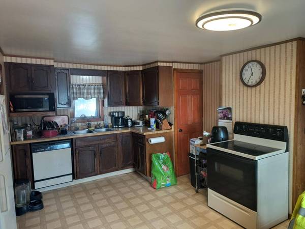 27923 BRANCH RD E, MI 49948