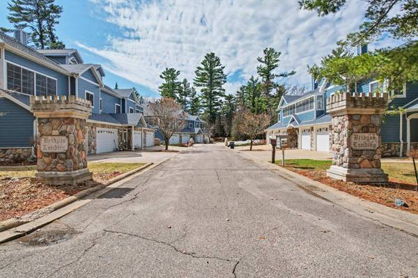 740 RIVER EDGE #D, Eagle River, WI 54521