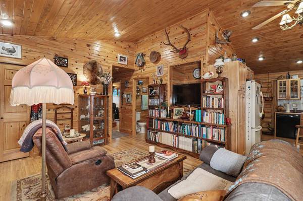 5178 HIDEAWAY DR, Eagle River, WI 54521