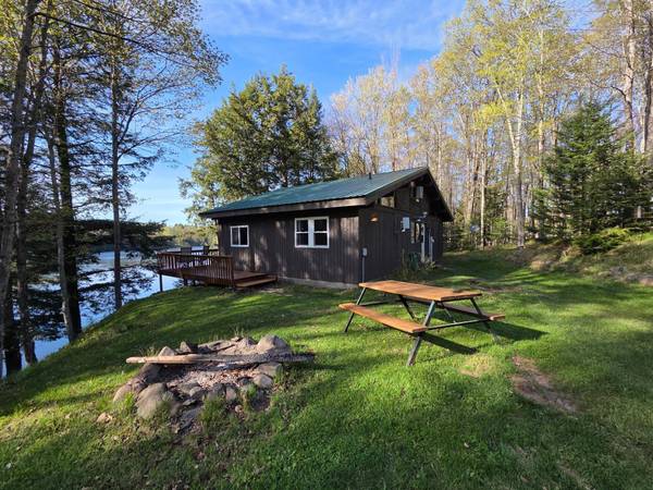 6079 BEATONS LAKE RD E, Watersmeet, MI 49969