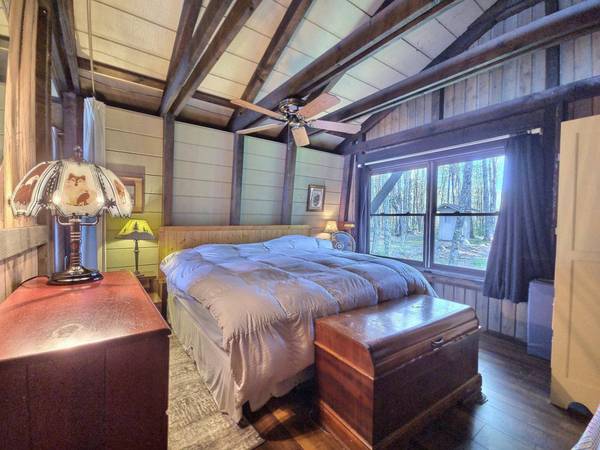 6075 BEATONS LAKE RD E, Watersmeet, MI 49969