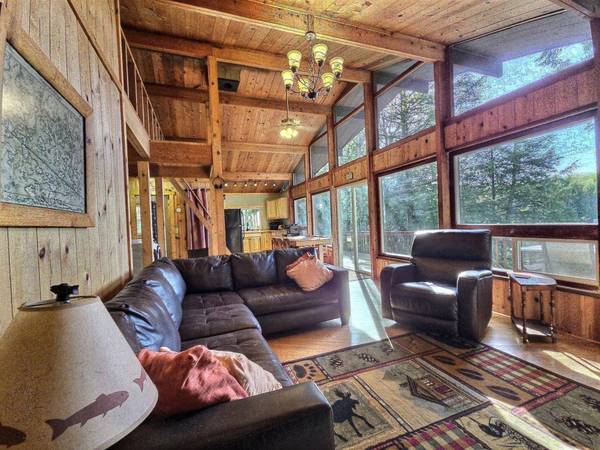 6079 BEATONS LAKE RD E, Watersmeet, MI 49969