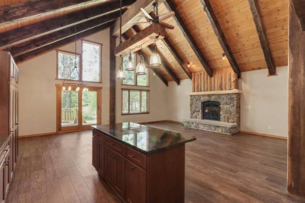 1463 EAGLE FLIGHT TR, Eagle River, WI 54521