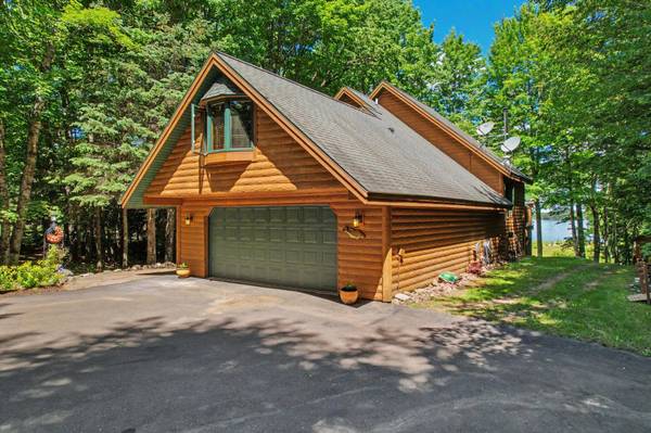 7586 PALMER LAKE RD, Land O Lakes, WI 54540