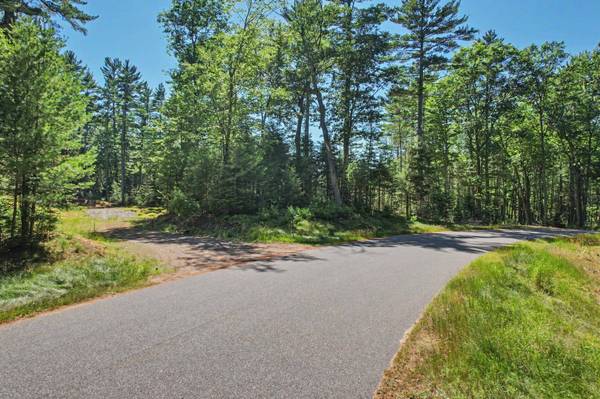 8331 AWASSA LN, St Germain, WI 54558