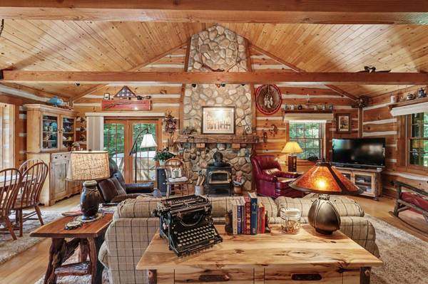 2970 KENTUCK LN, Eagle River, WI 54521