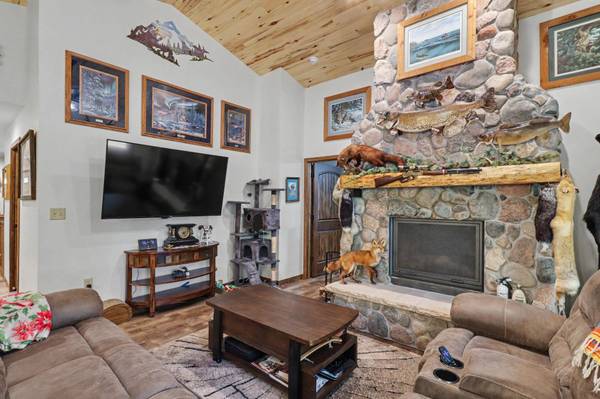 19792 THOUSAND ISLAND LAKE RD, Watersmeet, MI 49969