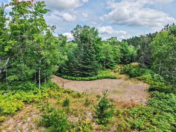 ON RIVER RD #25-Acres