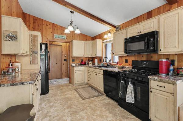 2775 STAR RD S, Eagle River, WI 54521