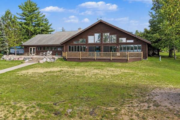 2624 HOLIDAY LODGE LN, Phelps, WI 54554