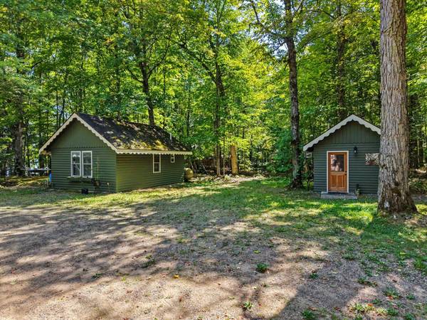3018 DUCK LAKE RD W, Watersmeet, MI 49969