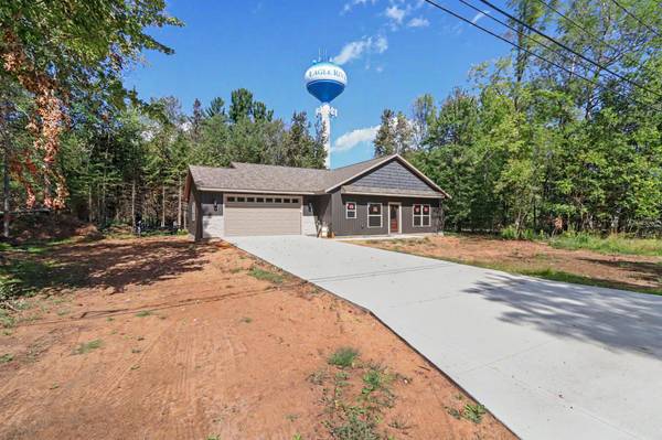 209 SHERBURN ST W, Eagle River, WI 54521