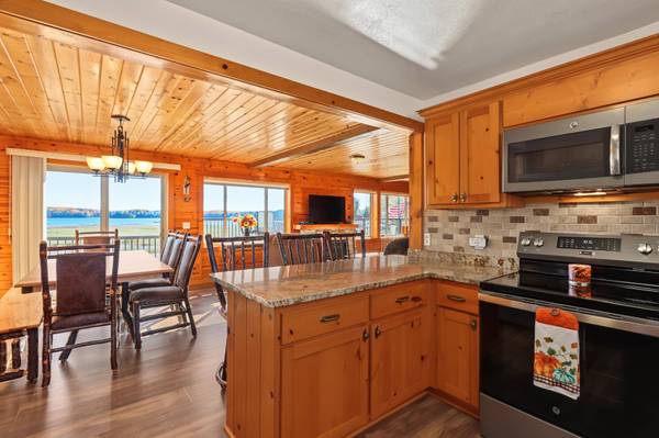 6920 HELEN CREEK RD, Land O Lakes, WI 54540