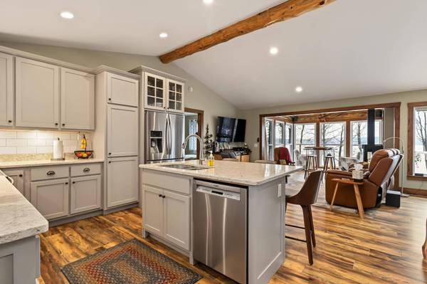 2613 PETERSON LN, Conover, WI 54519